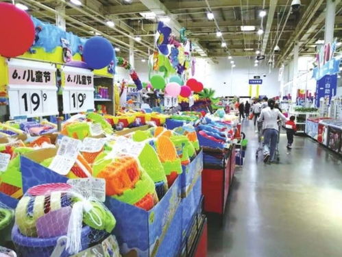 六一臨近，超市商場(chǎng)巧布兒童專區(qū)，玩具用品促銷掀熱潮